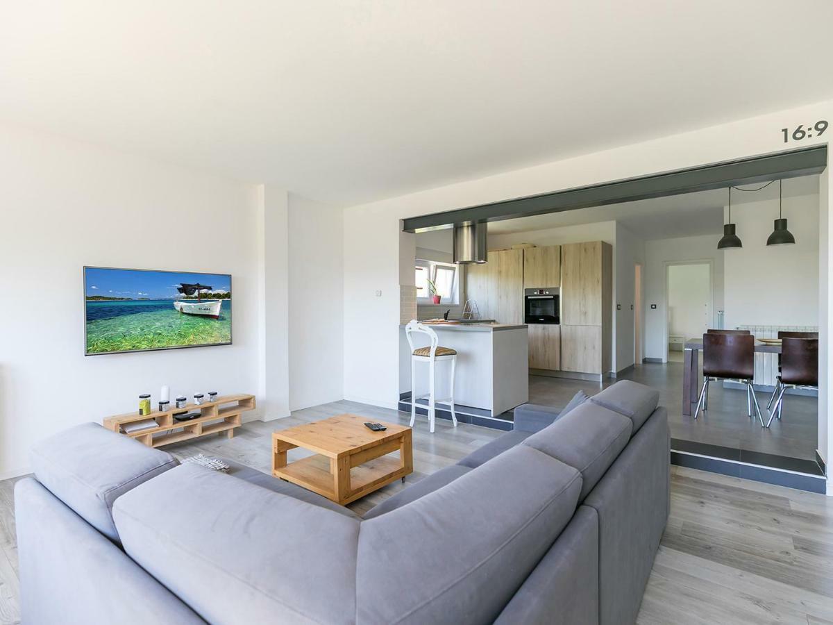 Oliver Art Apartment 포레치 외부 사진